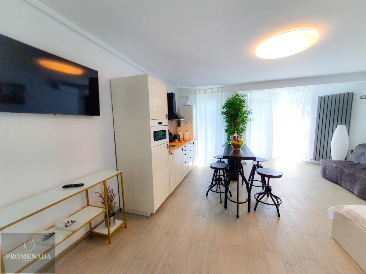 Coral Aparthotel Pool & Spa Mamaia Nord Navodari Exterior photo