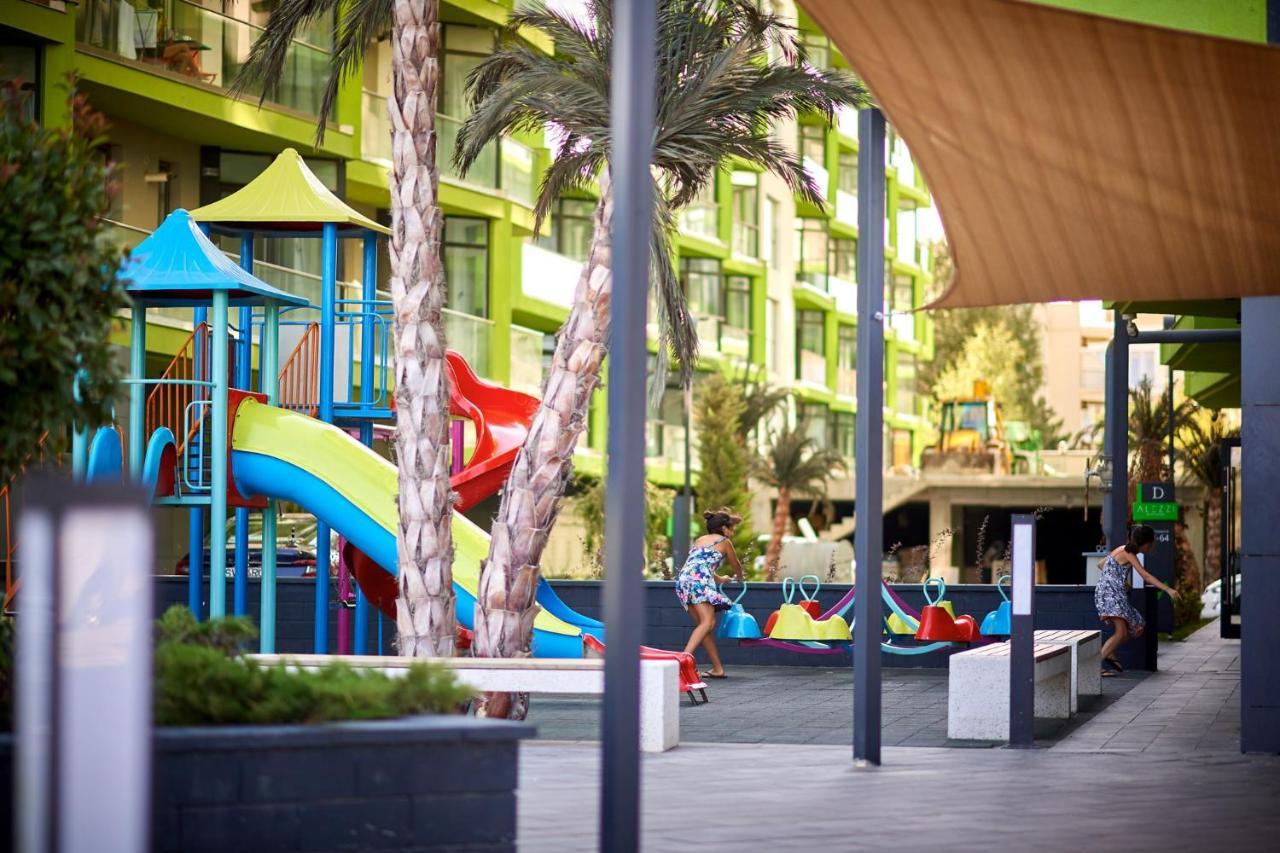 Coral Aparthotel Pool & Spa Mamaia Nord Navodari Exterior photo