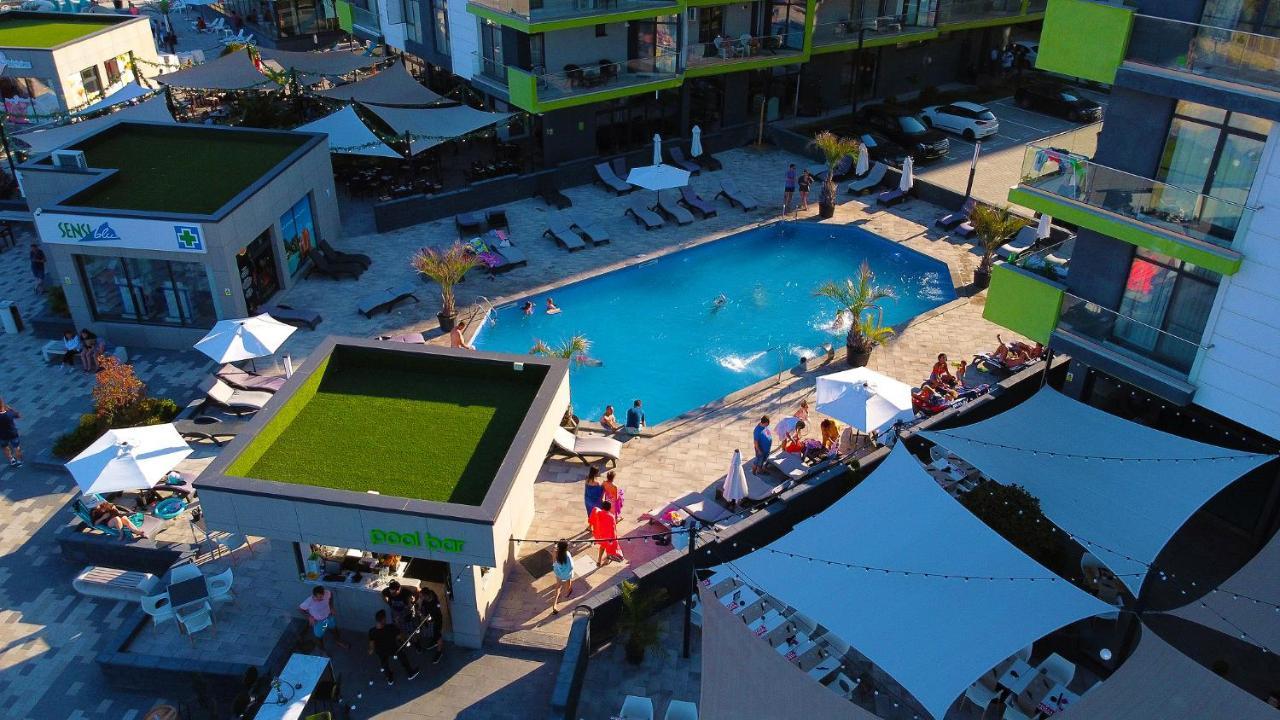 Coral Aparthotel Pool & Spa Mamaia Nord Navodari Exterior photo