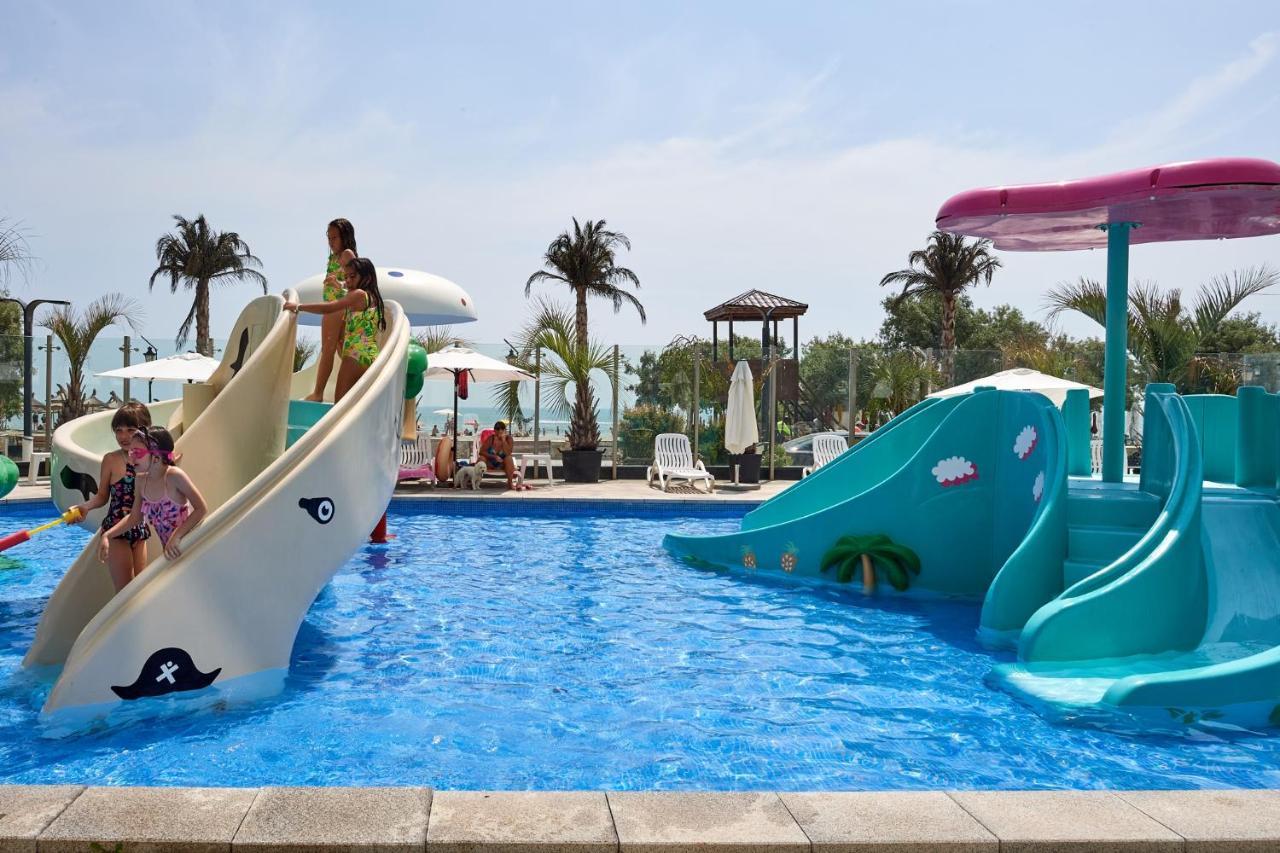 Coral Aparthotel Pool & Spa Mamaia Nord Navodari Exterior photo
